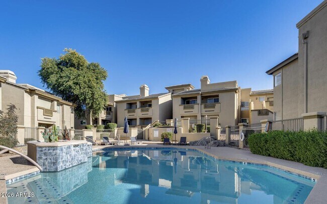 Building Photo - 1880 E Morten Ave