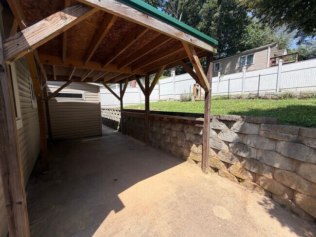 Building Photo - 33 Huffman Rd