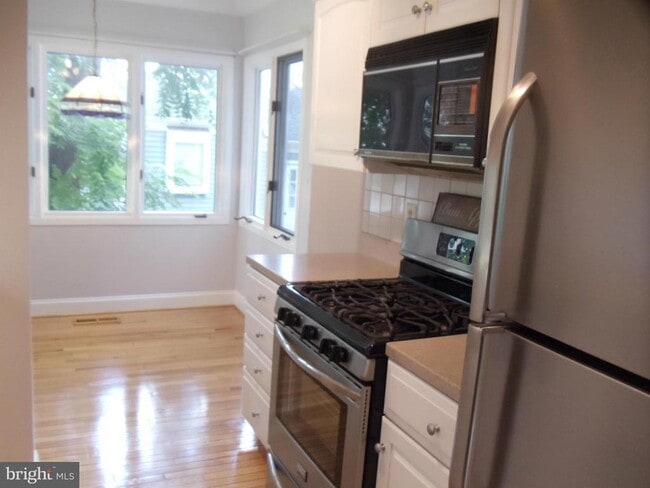 Building Photo - 308 Loudoun St SW