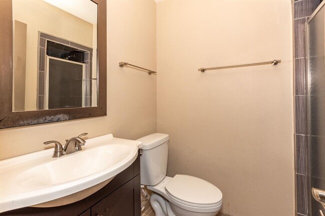 Building Photo - 1506 Rockdale Cir