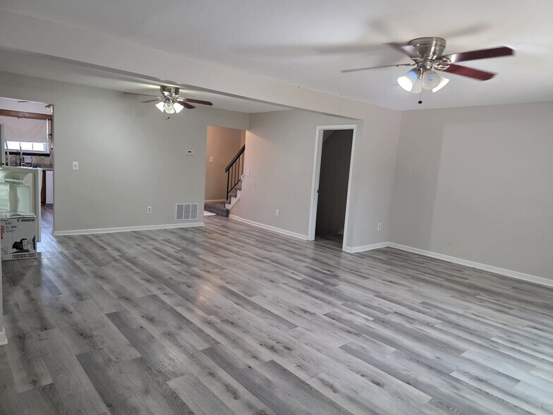 Building Photo - 2803 Kent Pl
