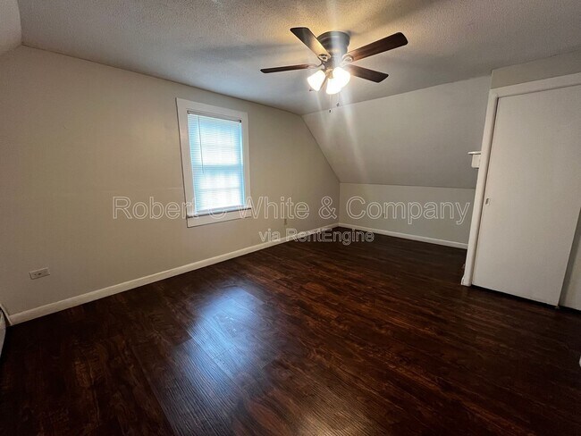 Building Photo - 33 Mills Ln