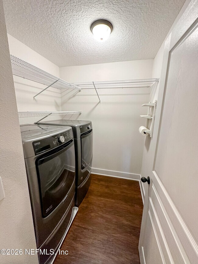 Building Photo - 1117 17th St N