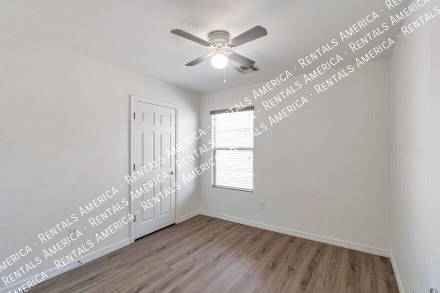 Building Photo - 8345 W Redshank Dr