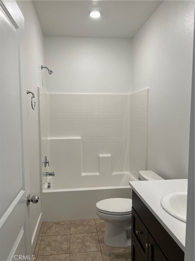 Building Photo - 62886 Loftwood St