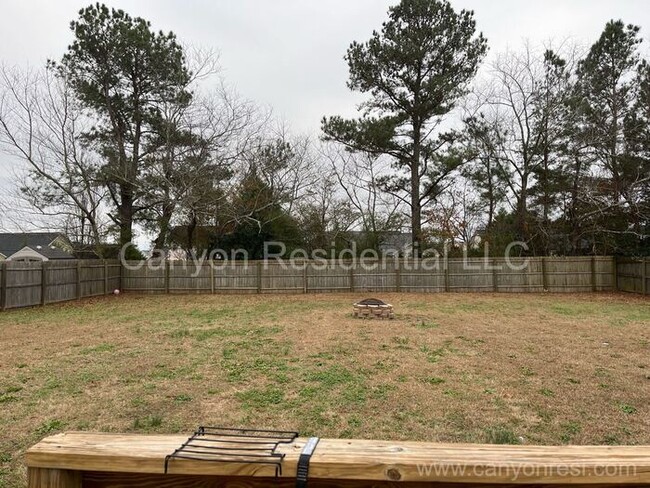 Building Photo - Charming 3-Bedroom Ranch