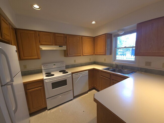 Building Photo - 2321 Grove St