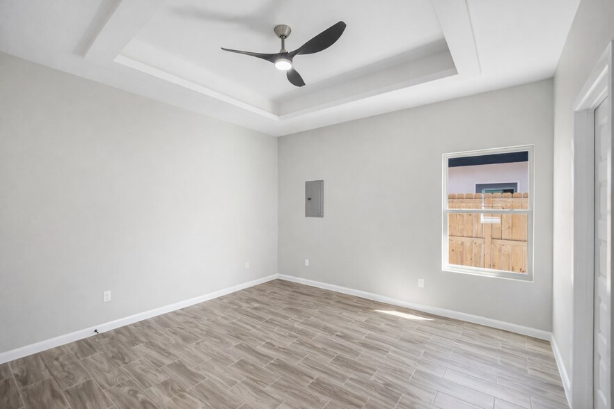 Building Photo - 2409 Indian Creek Ave