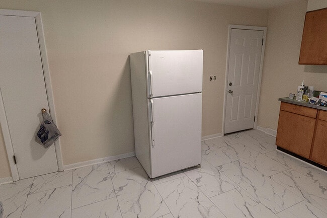 Building Photo - 1003 Hardin St