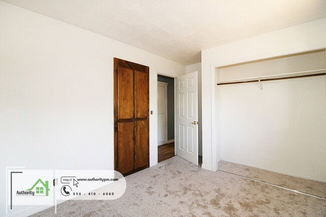 Building Photo - 2420 D Alene Ave
