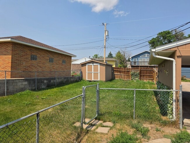 Building Photo - Centrally Located Three-Bedroom, Two-Bathroom House for Rent!