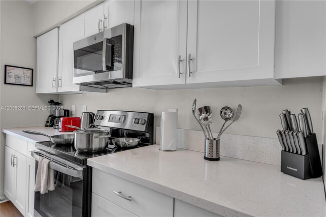 Building Photo - 10006 E Bay Harbor Dr