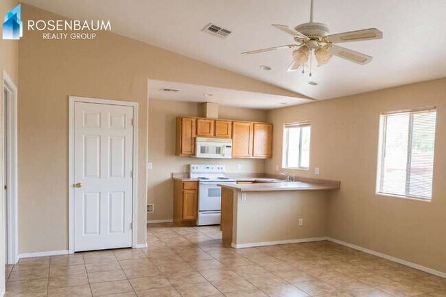 Building Photo - 1502 W Palmer Dr