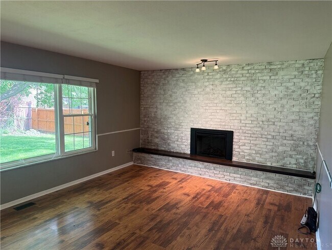 Building Photo - 6418 Oakhurst Pl