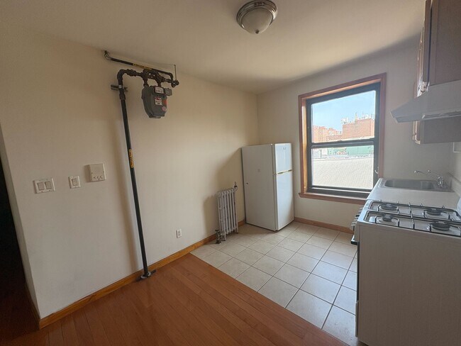 Building Photo - 328-330 E 14th St