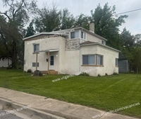 Building Photo - Newly Renovated 4 Bedroom • 2- Bathroom 3 story Home