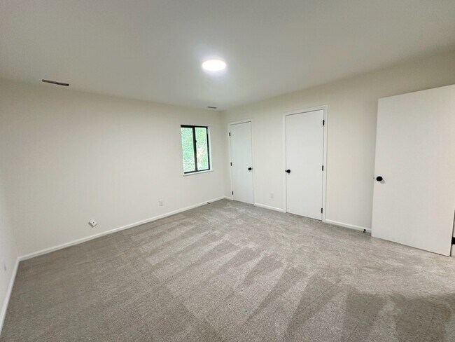 Building Photo - 908 Hearthridge Ct