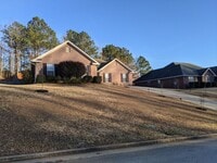 Building Photo - 3 bed/2 bath Brick Ranch in Grovetown, GA 30813