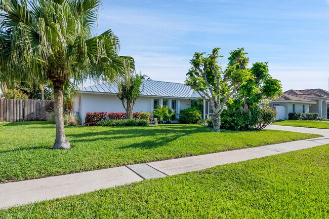 Building Photo - 1560 SW 16th St