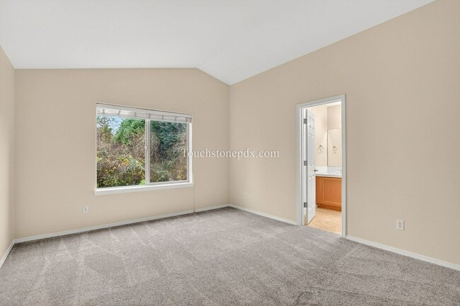 Building Photo - Freshly Updated 3BR Home in Beaverton
