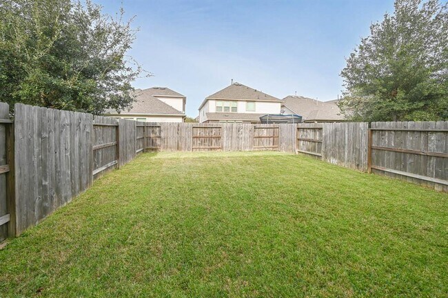 Building Photo - 6431 Calgary Woods Ln