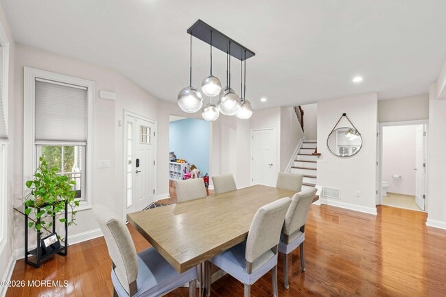 Building Photo - 2 Gonzalez Dr