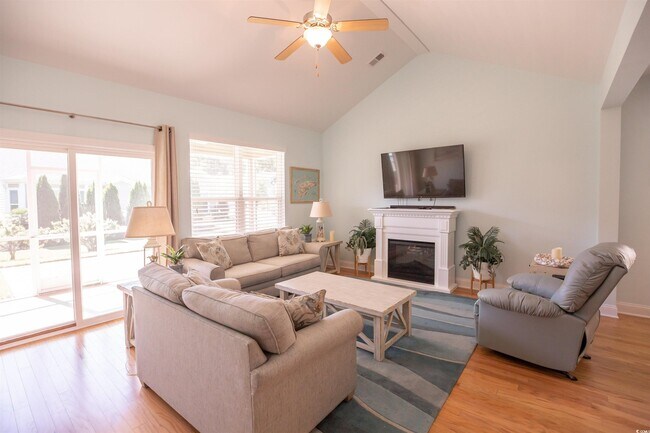 Building Photo - 1756 Orchard Dr