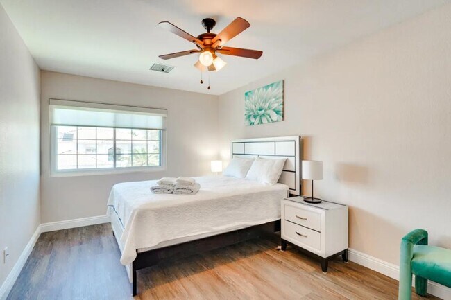 Building Photo - 2697 Pala Dura Dr