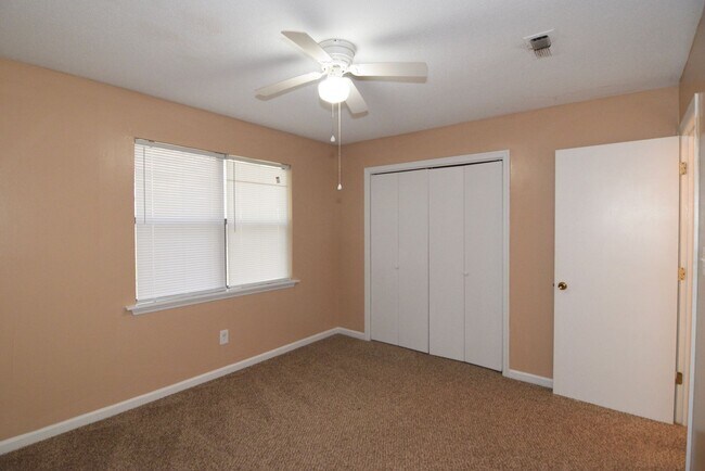 Building Photo - 4154 Arlington Rd