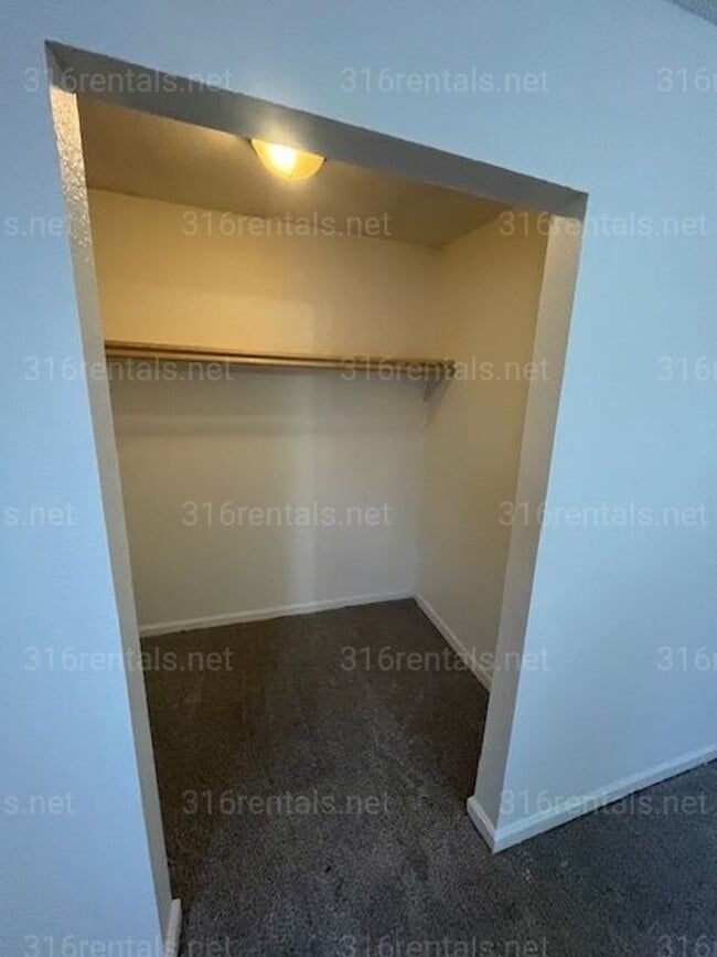Building Photo - 1607 N Minneapolis St