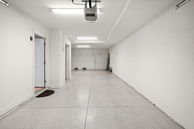 Building Photo - 5912 Anchorage Way S