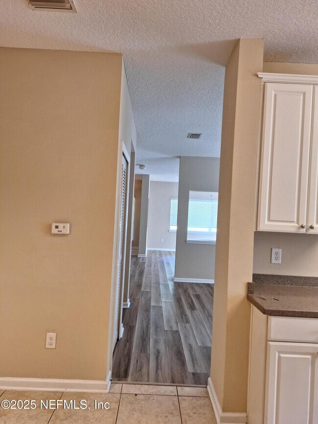 Building Photo - 7217 Deerfoot Cir