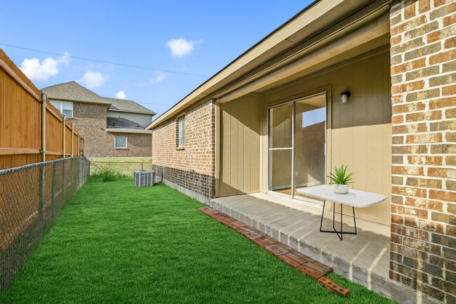 Building Photo - 722 Prairie Creek Dr