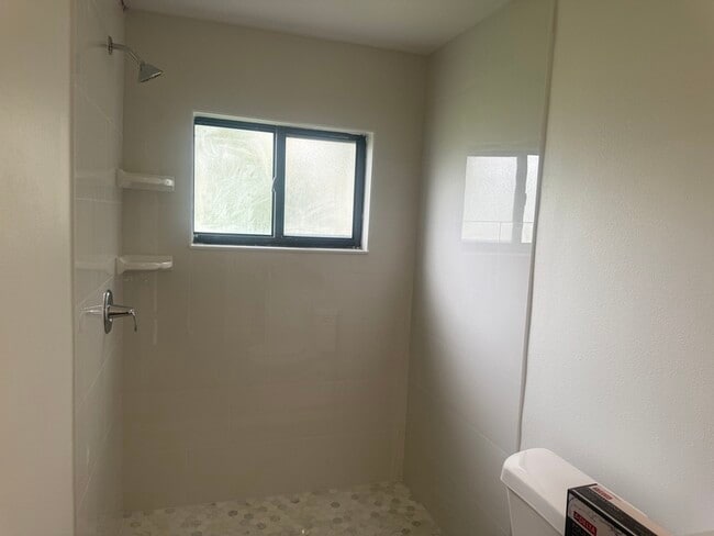 Building Photo - 1040 Manigan Ave