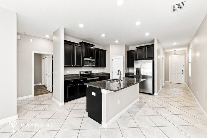 Building Photo - 9645 Ivory Dr