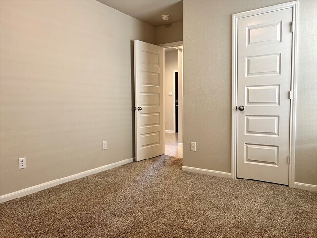Building Photo - 21026 Albany Landing Ln
