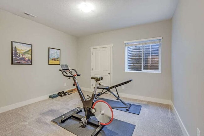 Building Photo - Beautiful mountain views from a Gold Hill Mesa corner lot with a hot tub!
