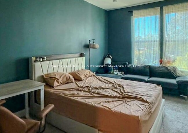 Building Photo - 338 Simeon Dr