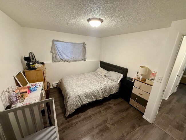 Building Photo - 1837 S 8th St W