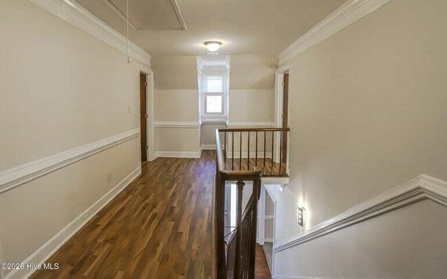 Building Photo - 809 Houndslake Dr