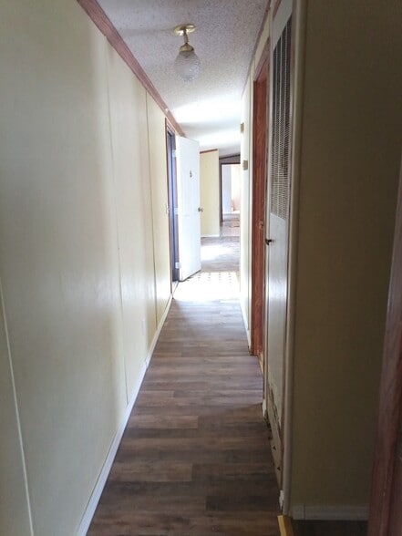 Building Photo - 11 Jacob Ln