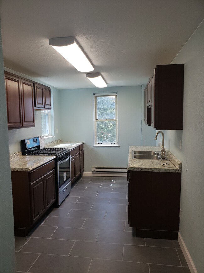 Building Photo - 84 S 15th St