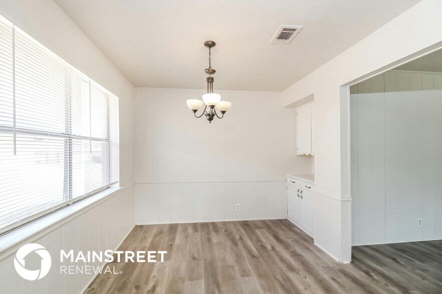 Building Photo - 1822 El Paso St