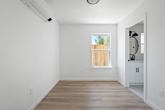 Building Photo - AVAILABLE FOR 2026-2027 SCHOOL YEAR...14 B...