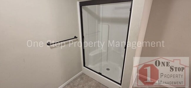 Building Photo - Beautiful 4 bedroom, 3 bathroom home in Raymore!