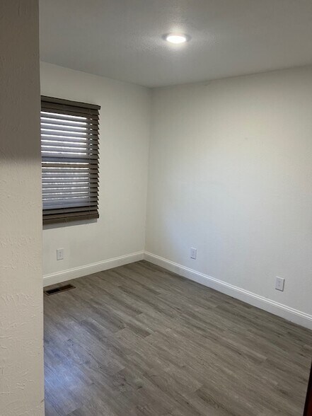 Building Photo - 601 Rizek Dr