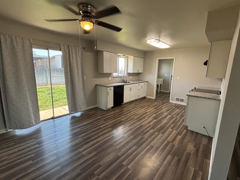 Building Photo - 23510 Rd 152