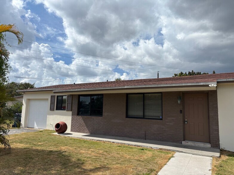 Building Photo - 20320 SW 110th Ct