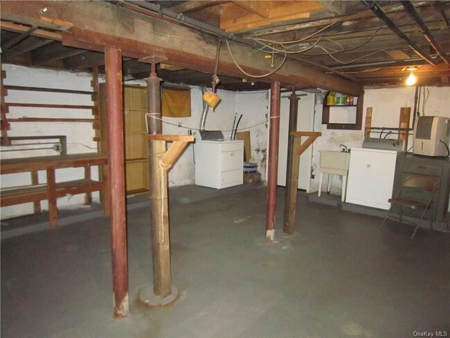 Building Photo - 53 B Ferdon Ave