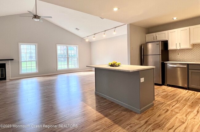 Building Photo - 159 Tanglewood Pl